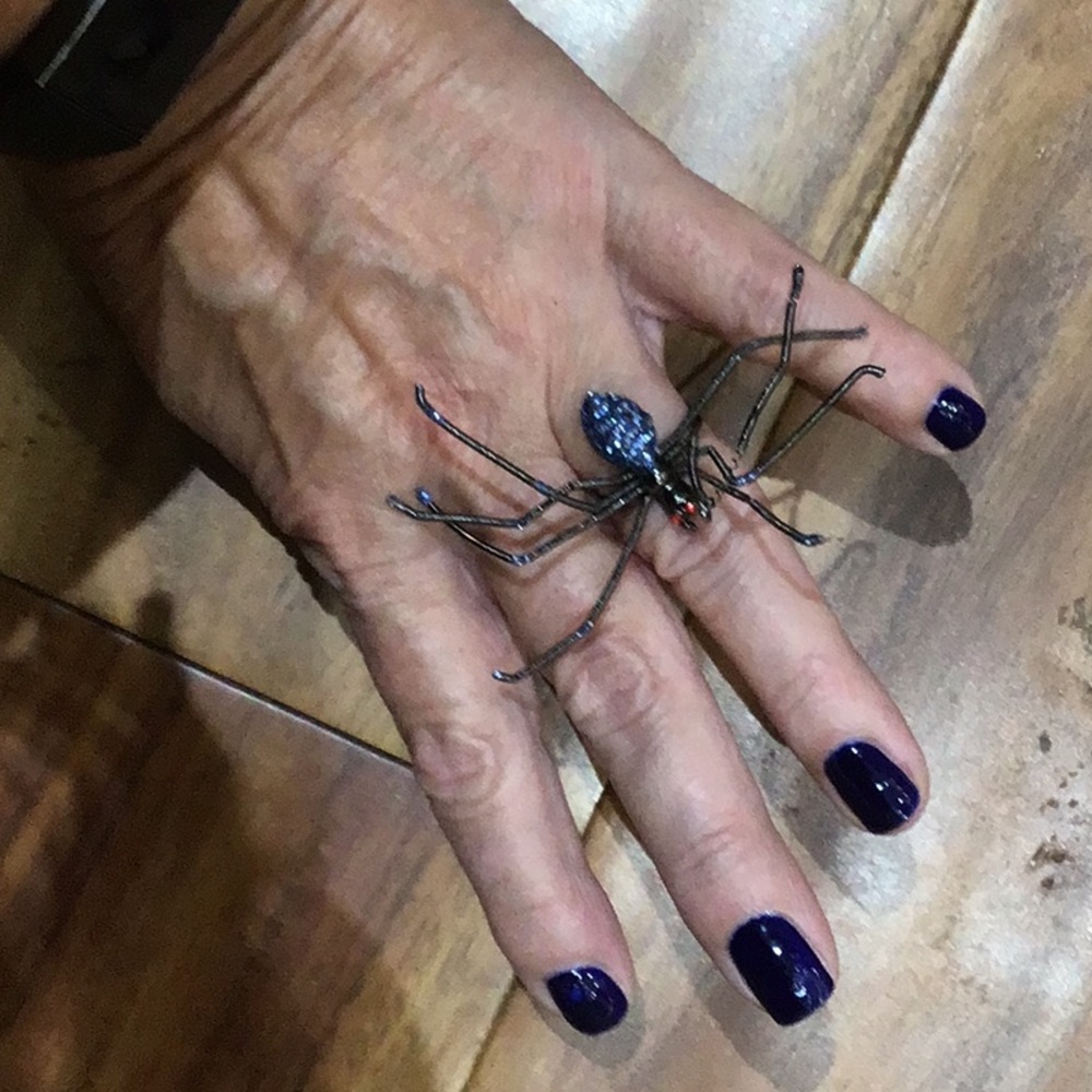 Scary spider ring ready to wear for Halloween